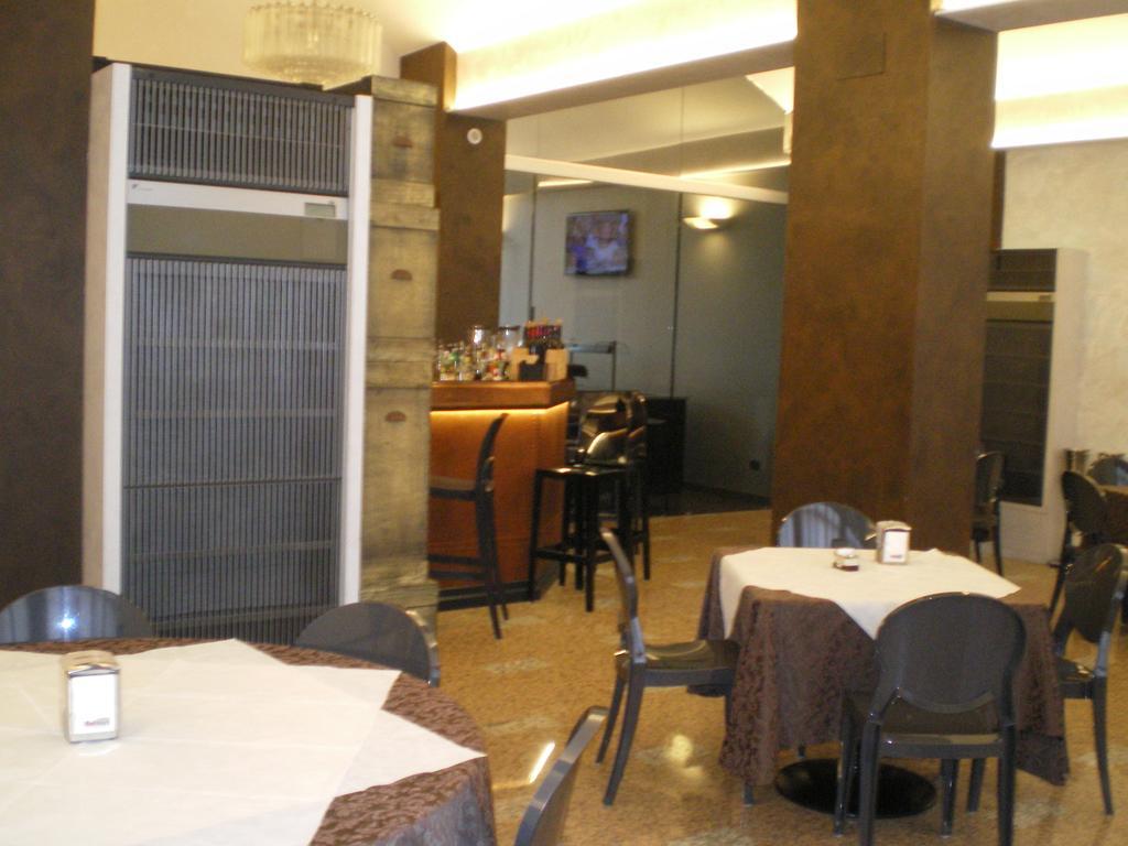 Hotel Pico มิรันโดลา ภายนอก รูปภาพ