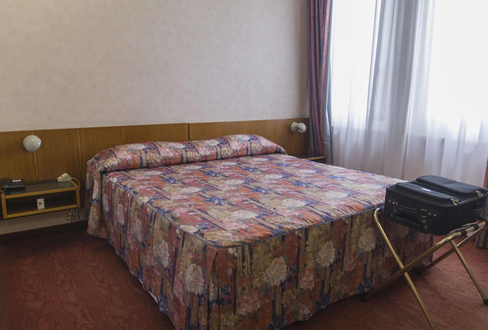 Hotel Pico มิรันโดลา ภายนอก รูปภาพ