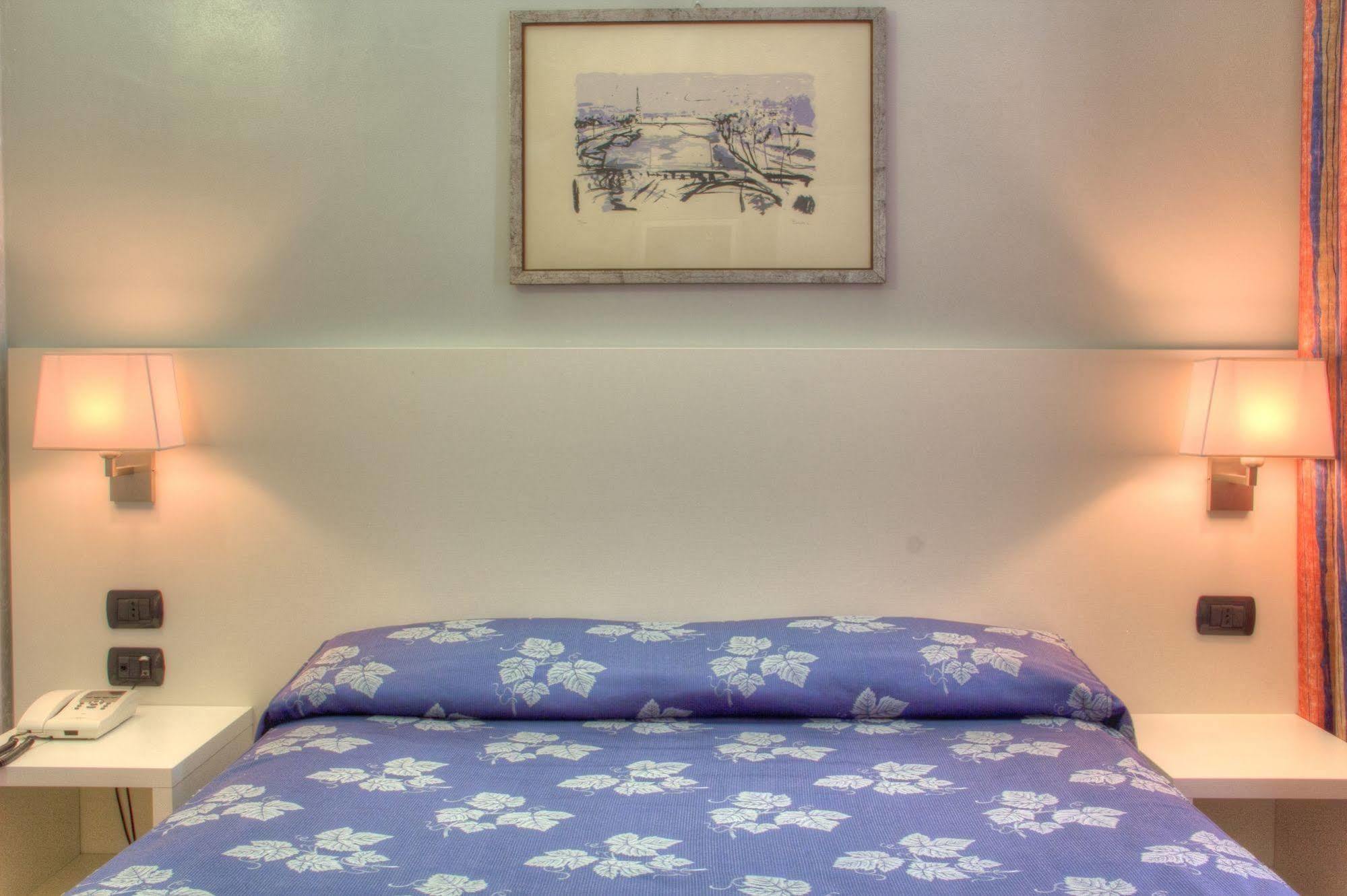 Hotel Pico มิรันโดลา ภายนอก รูปภาพ