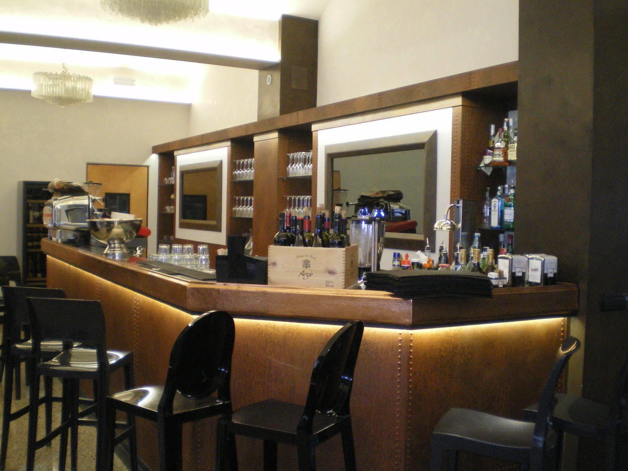 Hotel Pico มิรันโดลา ภายนอก รูปภาพ